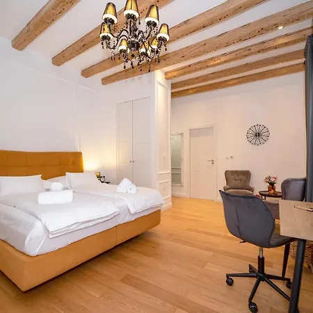 Luxury Lav Guest house