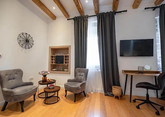 Luxury Lav Guest house