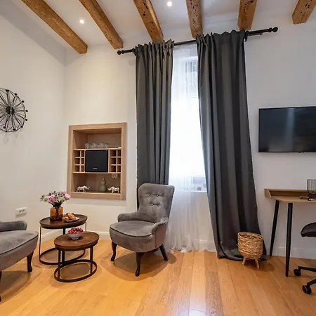 Luxury Lav Penzion