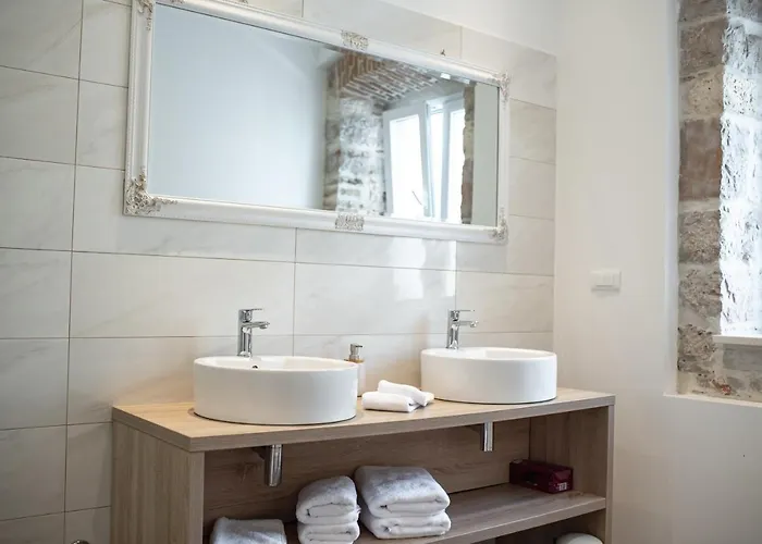 Guest house Luxury Lav 3*