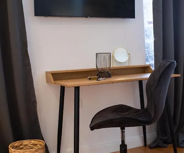 Luxury Lav Guest house 3*