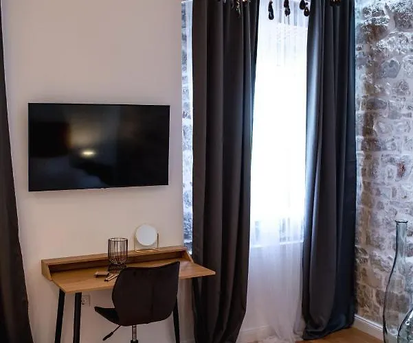 Luxury Lav Guest house 3*