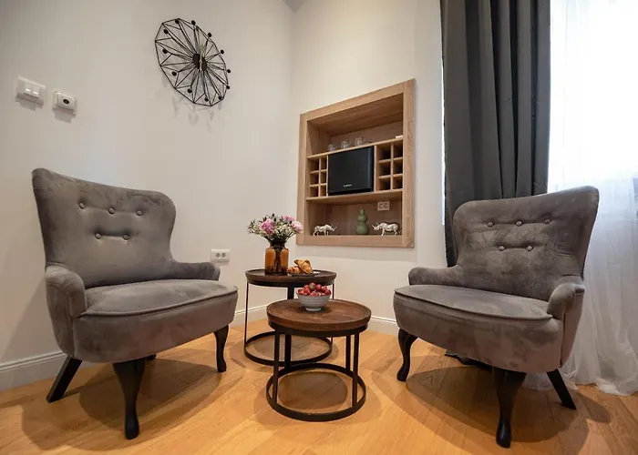 Luxury Lav Guest house